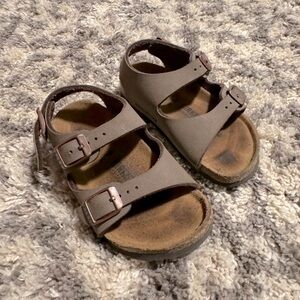 GUC Toddler Birkenstocks Size 24 (or 8 in US)
